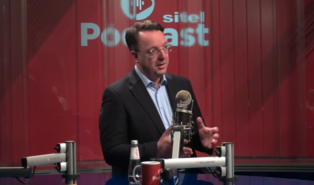 (ВИДЕО) ЗА ПРВ ПАТ ПО 25 ГОДИНИ КАРИЕРА: Александар Николски – приватно