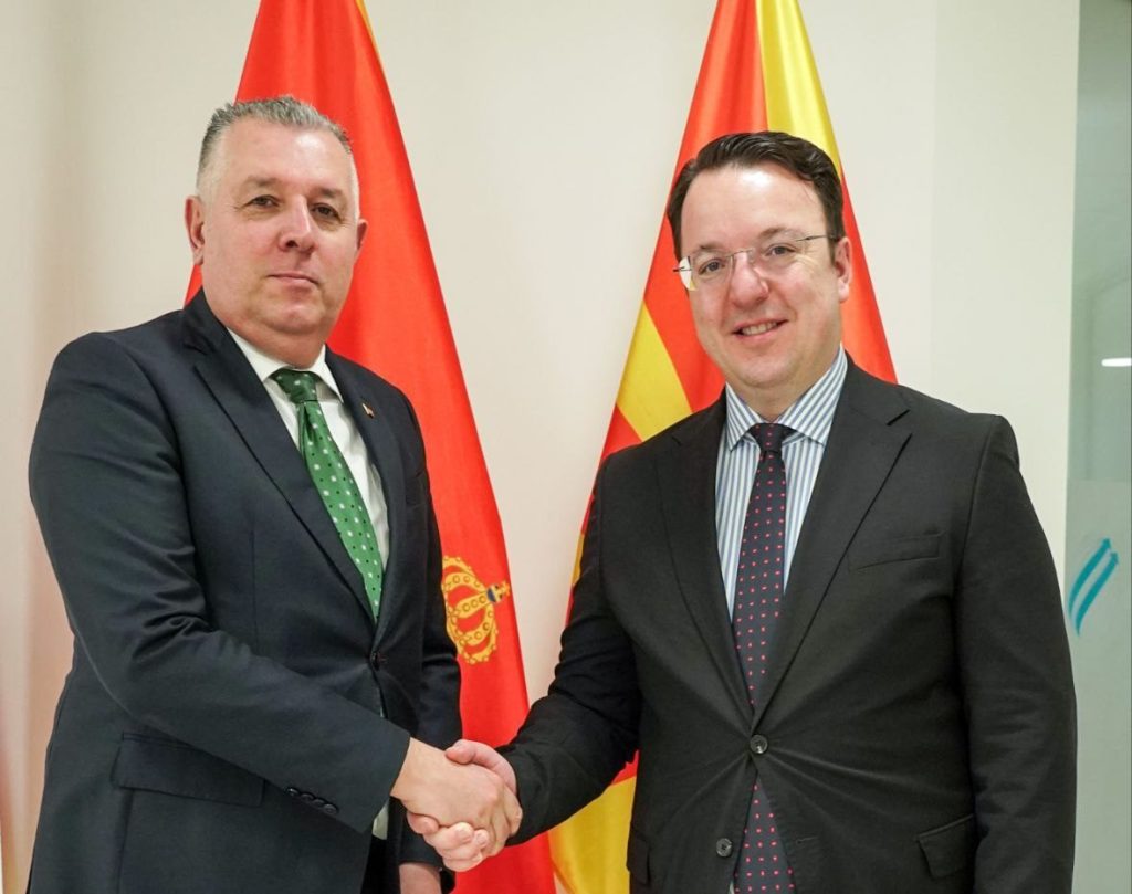 НИКОЛОСКИ-МИЉАНИЌ: Потребно е воспоставување на авиолинија меѓу Македонија и Црна Гора