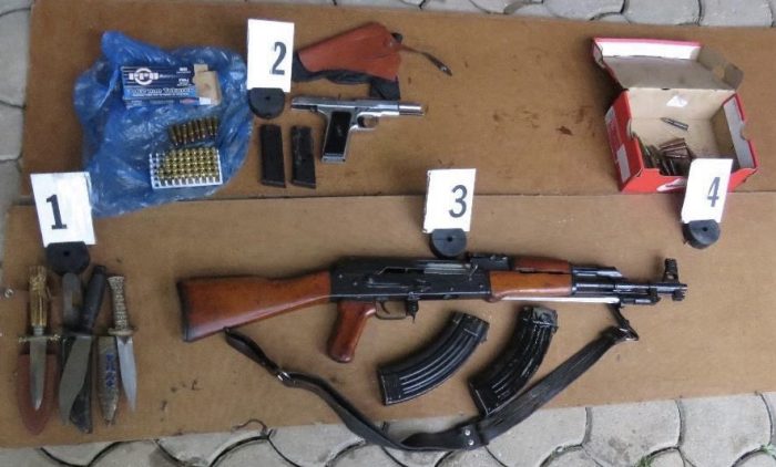 СЕ ЗАКАНУВАЛ СО МАСОВНО УБИСТВО: 20-годишник се заканувал со напад инспириран од масакрот во САД (ФОТО)