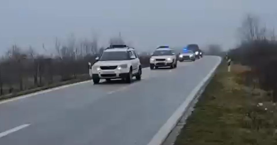 (видео) ПРОДОЛЖУВА АКЦИЈАТА: Утрово извадени 21 тон марихуана од фирма на газда близок на СДСМ и со бизнис релации со Заеви