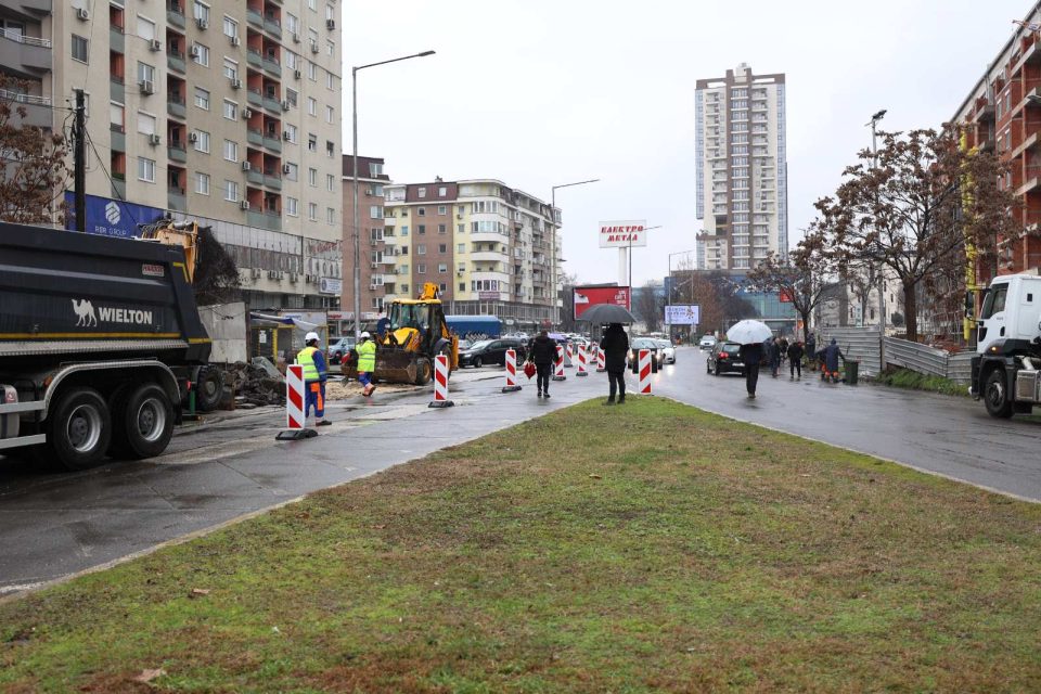 НОВ БУЛЕВАР ЗА ПОМАЛКУ ГУЖВИ ВО СКОПЈЕ: Почнаа градбата на бул. Македонија, првата од четирите фази треба да заврши за 90 дена