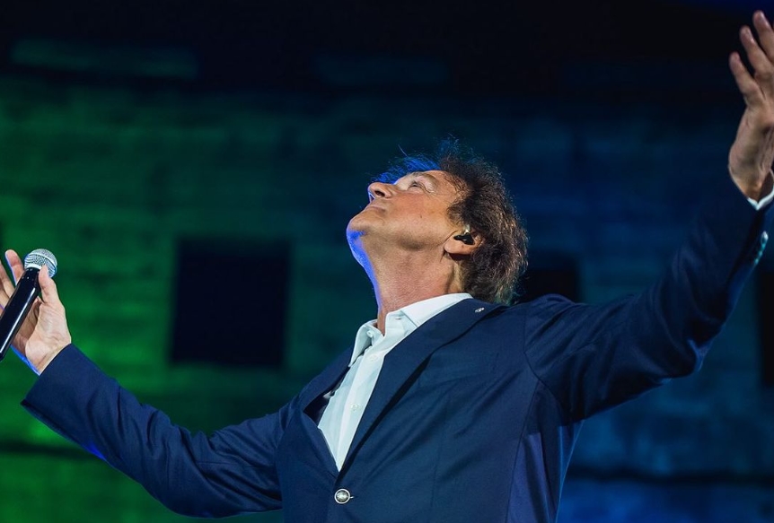 НАПАДНАТА КУЌАТА НА ЗДРАВКО ЧОЛИЌ: Нема повредени, но има голема материјална штета од експлозијата во куќата на пејачот во Белград