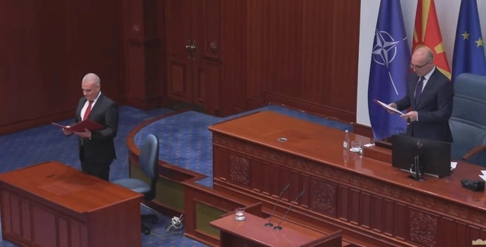 НАУМОВСКИ НОВ УСТАВЕН СУДИЈА: Тој даде свечена изјава во Собранието кое го избра со 63 гласа „за“, 7 „против“ и без ниту еден воздржан