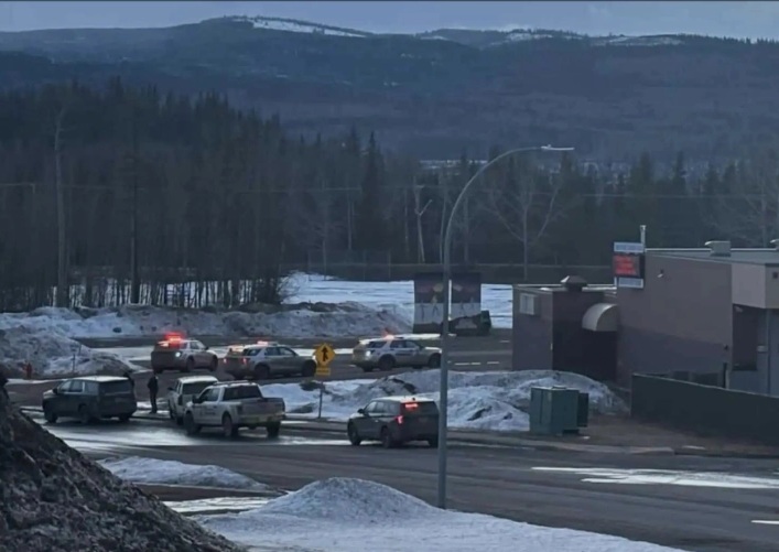 ВООРУЖЕН НАПАД ВО КАНАДА: Убиени се 10 лица, а 27 се повредени во средно училиште во градот Тамблер Риџ во Британска Колумбија