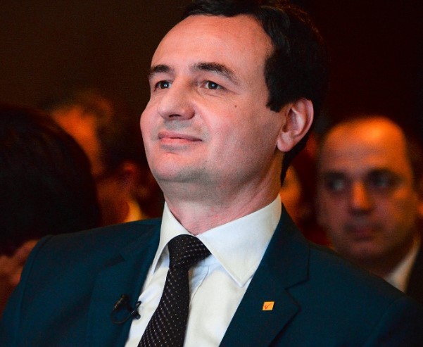 Османи го именува Курти за мандатар за формирање влада на Косово