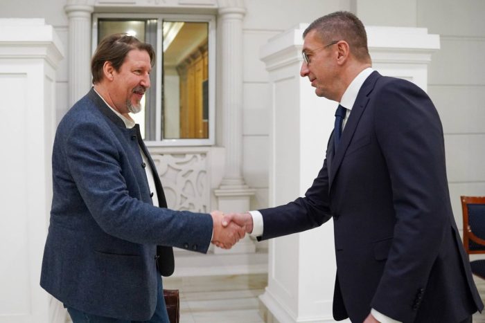 МИЦКОСКИ – ВАЈЦ: Акцент ставен на потребата од продолжување на реформите во насока на европските стандарди