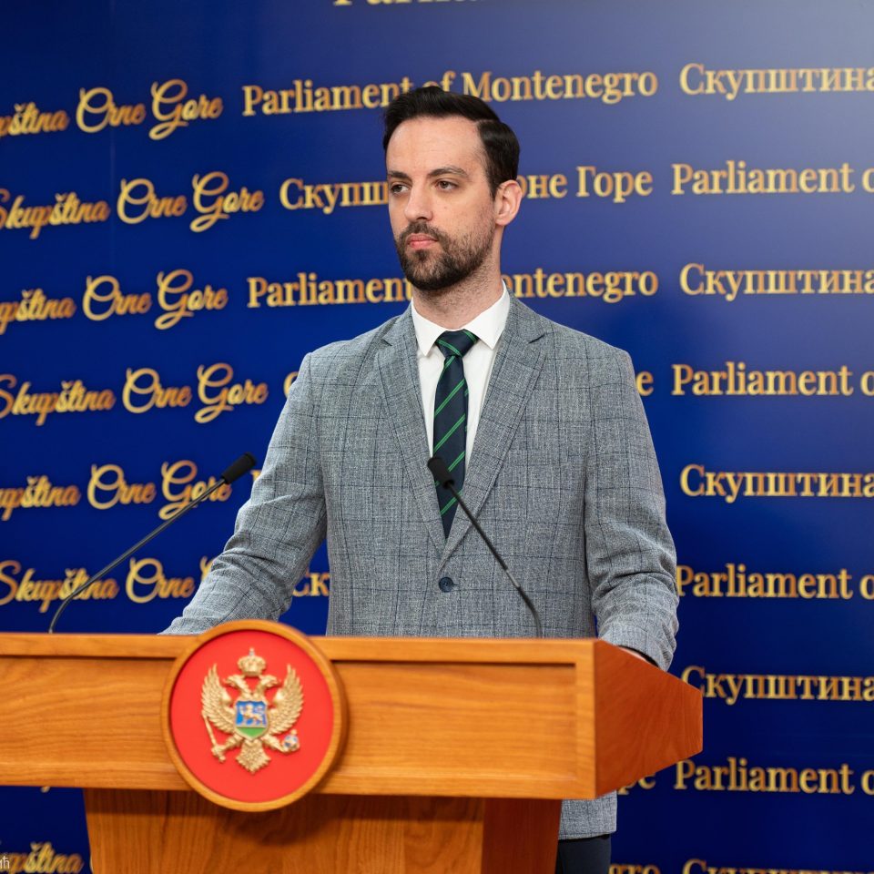 (видео) ЗИРОЈЕВИЌ: Македонија има многу пониска инфлација и подобри резултати од Црна Гора, и Влада со мерливи резултати