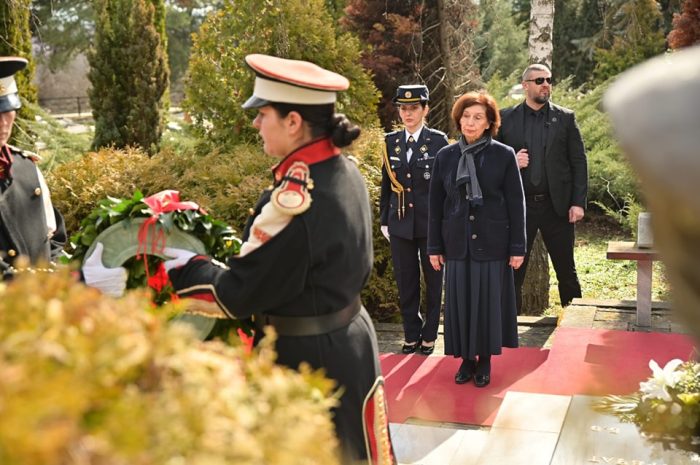 СИЉАНОВСКА-ДАВКОВА: Претседателот Трајковски ќе остане запаметен како државник, лидер и добар човек