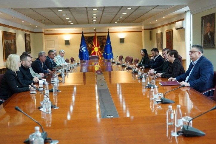 ДЕАНОВСКИ И РАЛПОВСКИ: Постигнавме договор со Владата, ова е историска придобивка за околу 11.000 вработените во администрацијата