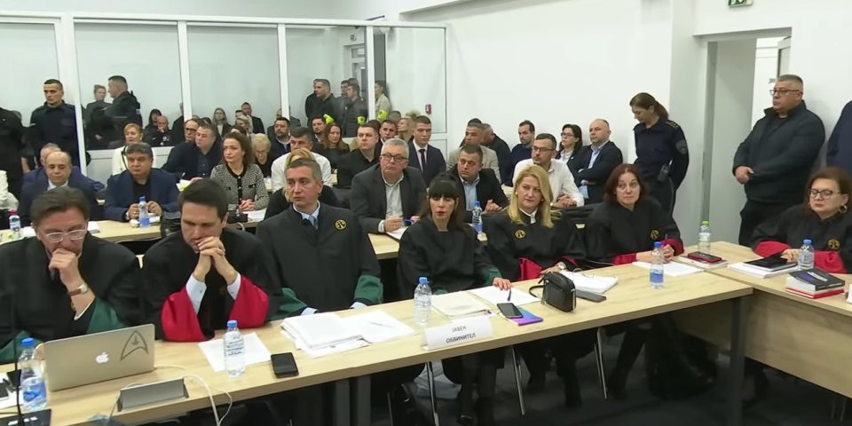 СУДЕЊЕ ЗА ПОЖАРОТ ВО ПУЛС: За денешното рочиште во судницата во Идризово се повикани пет сведоци за трагедијата во Кочани