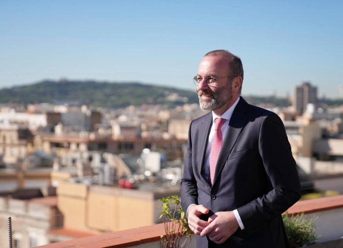 Вебер го повика Мерц цврсто да се заложи за заеднички европски одбранбени напори во рамки на ЕУ