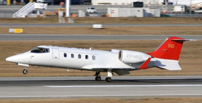 СИЉАНОВСКА: Авионот кој е стар 25 години, и е купен на старо, колеги претседатели во регионот го нарекуваат авиончето на браќата Рајт