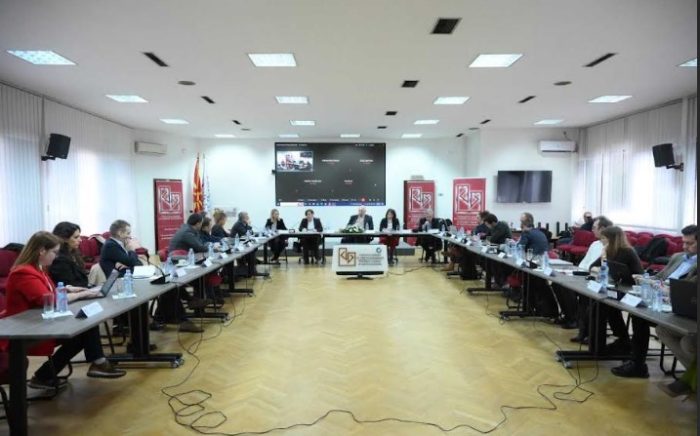 ДИМИТРИЕСКА-КОЧОСКА ВО СТОПАНСКАТА КОМОРА: Заедно со реалниот сектор ги констатираме актуелните состојби со цел навремено да реагираме