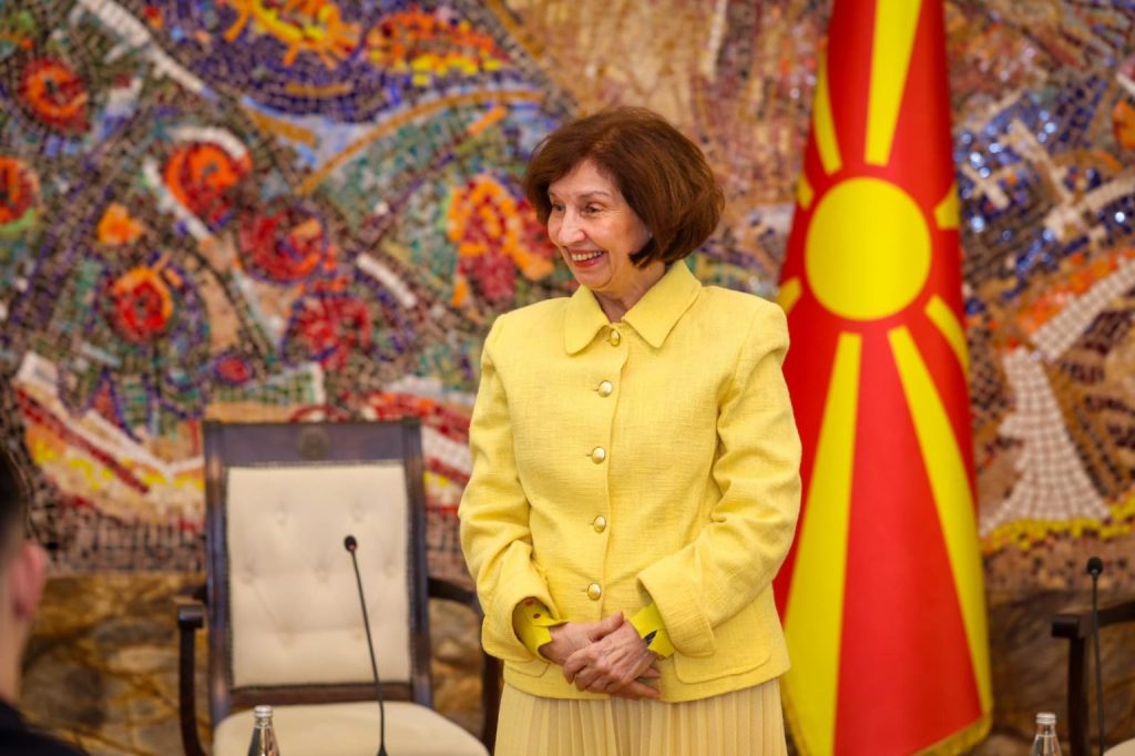 СИЉАНОВСКА-ДАВКОВА: Барањата на соседите отстапуваат од Копенхагенските критериуми и не се во духот на конститутивните акти на ЕУ