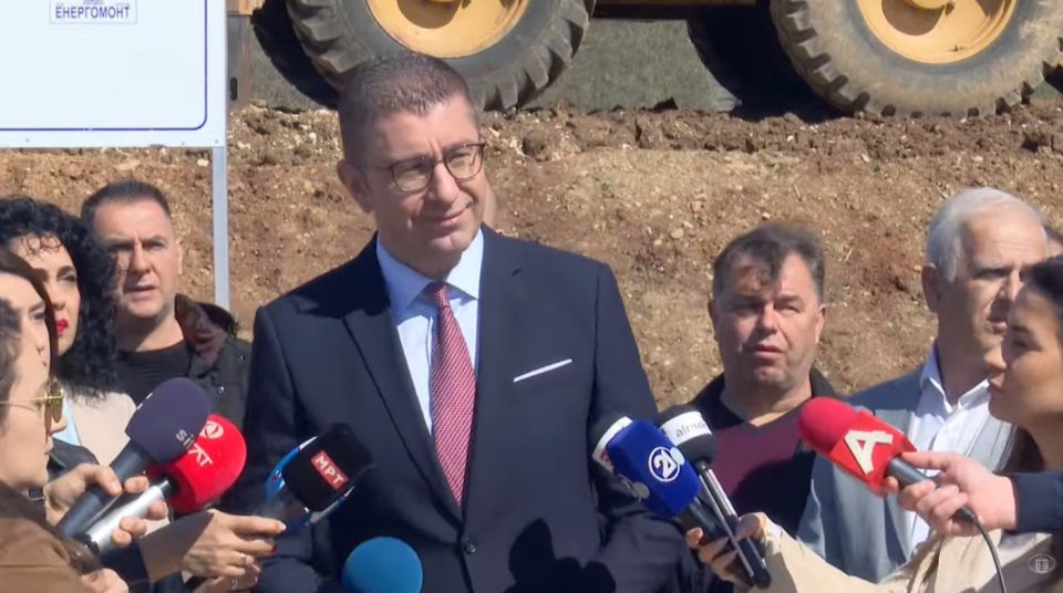 МИЦКОСКИ: Факт е дека имаме убедливо најниска цена на нафтата, голем број граѓани од соседните земји доаѓаат да точат дизел кај нас