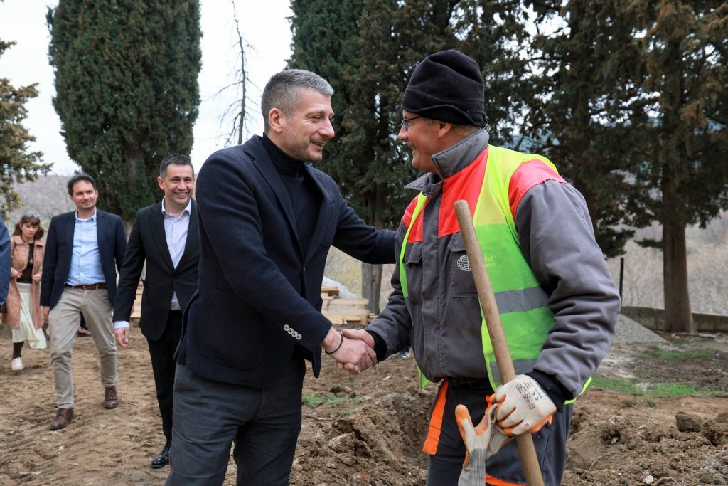 ПЕРИНСКИ: Развојни приоритети и нови инвестиции во фокусот на посетата на Гевгелија и Богданци