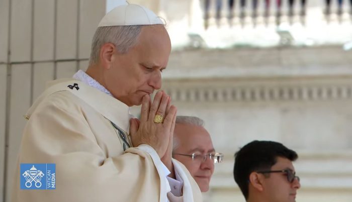 Папата Лав Четиринаесетти ги повикува светските лидери да се откажат од војната додека ескалира конфликтот на Блискиот Исток