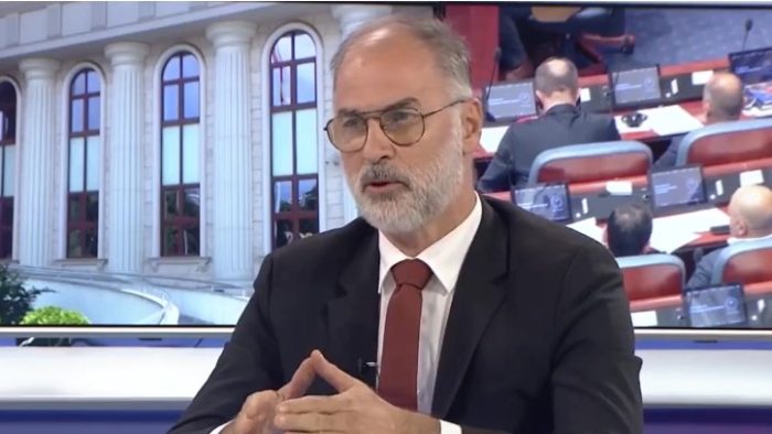 СТОИЉКОВИЌ: Сите вработени во Министерството се здравствено осигурени