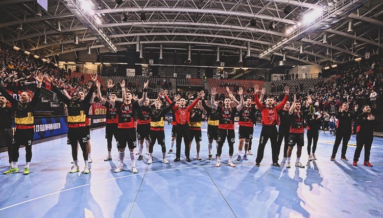 РАКОМЕТ: Вардар ја победи Бенфика со шест гола разлика и обезбеди место во плејофот