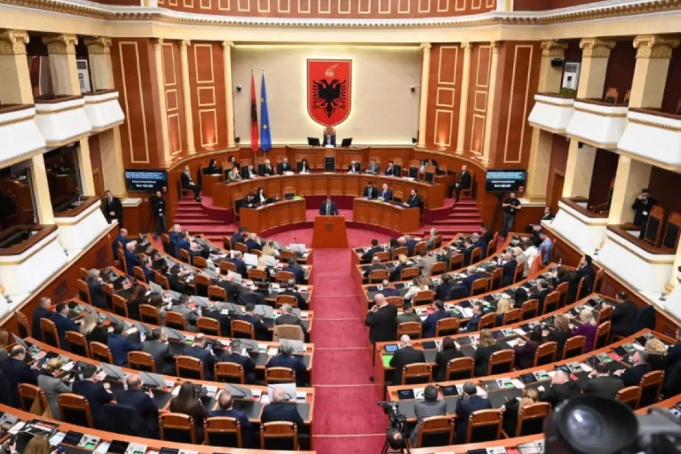 АЛБАНИЈА ГО ПРОГЛАСИ ИРАН ЗА ИЗВОР НА ТЕРОРИЗАМ: За резолуцијата „Иран спонзор на тероризмот“ гласаа 79 пратеници, еден воздржан