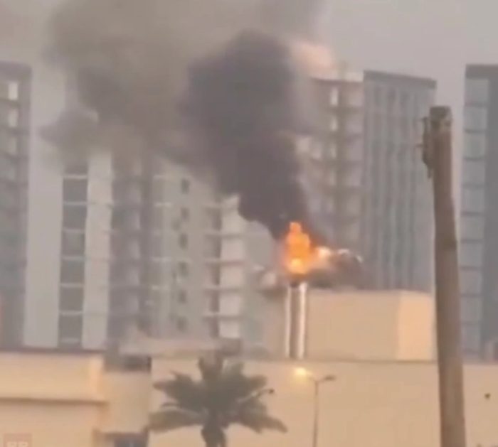 ИРАН ЈА НАПАДНА АМБАСАДАТА НА САД ВО ИРАК: Над Амбасадата во Багдад се издига чад, таа утрово е погодена од беспилотно летало