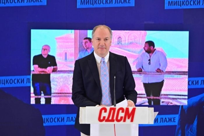 ЖЕРНОВСКИ УПОРЕН ЗА „ТАЗИ МИГРАНТИ, НЕ СЕ МИГРАНТИ“: Суштината е иста – мигранти, азиланти, бегалци или економски работници