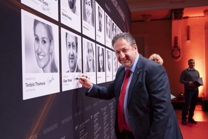 ИНТЕРВЈУ НА Д-Р ТОФОВСКИ ЗА МИА: Помлади пациентки кои во Македонија се лекувале од рак на ендометриум би можеле да имаат деца