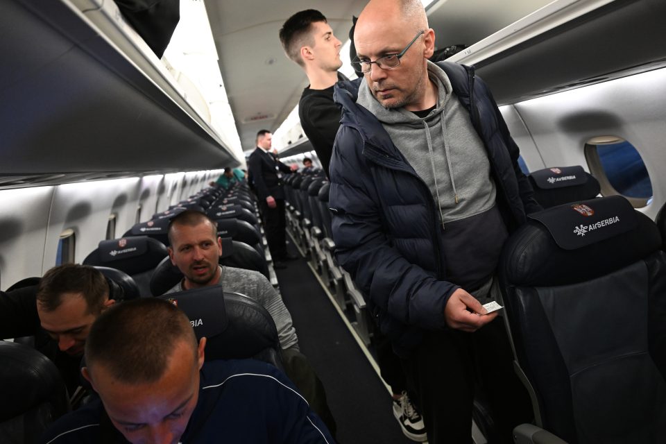 ЕВАКУАЦИЈА ОД ИЗРАЕЛ: Македонски како и државјани на БиХ, Црна Гора и Хрватска со авион на Ер Србија пристигнаа во Белград