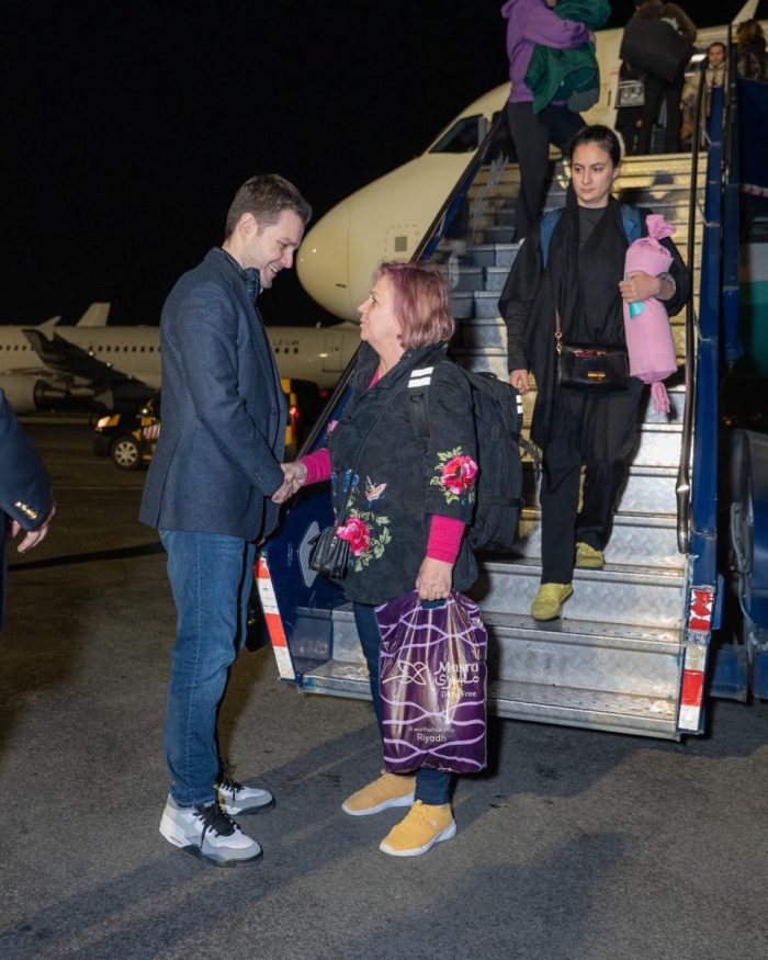 ЕВАКУАЦИЈА ОД БЛИСКИОТ ИСТОК: МНР досега организира четири летови, евакуирани се 380 македонски државјани и 78 странци