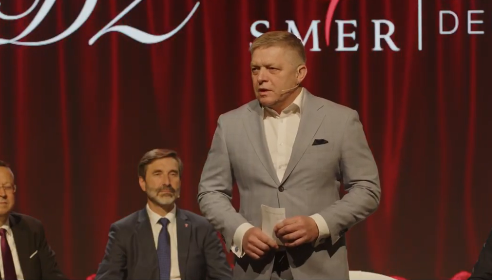 (ВИДЕО) ФИЦО, ОТКАКО ЗЕЛЕНСКИ СО ВОЈНИЦИ ГО ЗАПЛАШУВА УНГАРСКИОТ ПРЕМИЕР: Тој директно му се закани на Орбан, ги премина сите граници