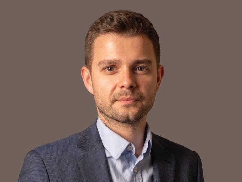 Со лет од Дубаи денеска евакуирани 150 патници, од кои 125 македонски државјани, утре лет од Ријад