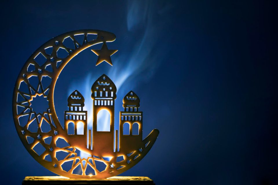 ВЕРСКИ КАЛЕНДАР: Муслиманите денеска го слават Рамазан Бајрам, празник кој се смета за еден од петте столбови на исламот