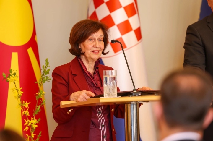 СИЉАНОВСКА ВО ХРВАТСКА: Граѓаните во Македонија имаат јасен став, 80 отсто не сакаат да се менува Уставот, а 70 отсто се за влез во ЕУ