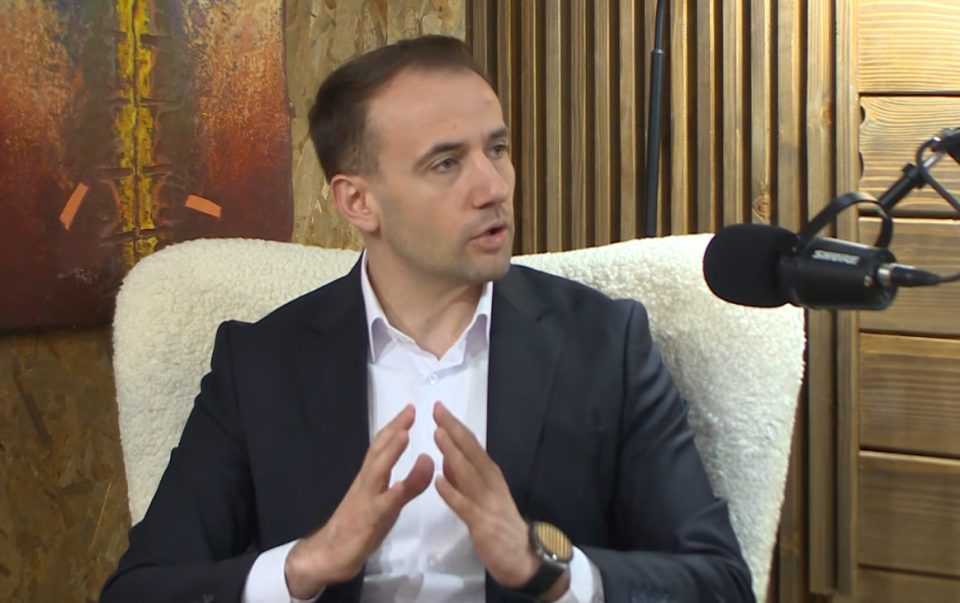 СТОЈАНОСКИ ЗА „ШЕРИФУВАЊЕТО“: Генезата во СДСМ е илузорно чувство дека тие имаат наследно право да владеат со оваа држава