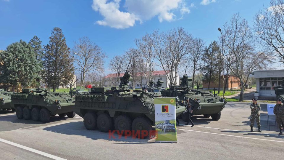 (фото галерија) СТИГНАА ПРВИТЕ СТРАЈКЕРИ: Во касарната во Страшо Пинџур во Петровец промоција на 17-те лесни оклопни возила од САД