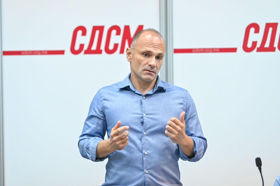 ВМРО-ДПМНЕ: Филипче е погоден од војната, не може да оди на журки со Харис Џиновиќ во Дубаи, па се забавува со замена на Богданка Кузеска