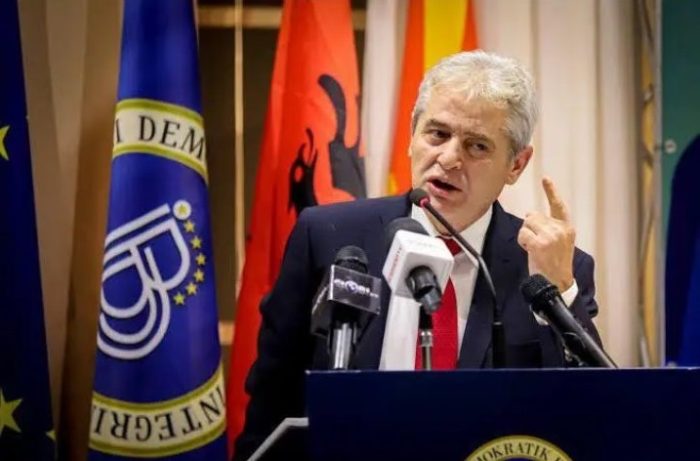 АХМЕТИ ОД ТИРАНА: Албанскиот е загарантиран од САД и НАТО, Македонија без Албанците не може да преживее и деновите и се одбројани