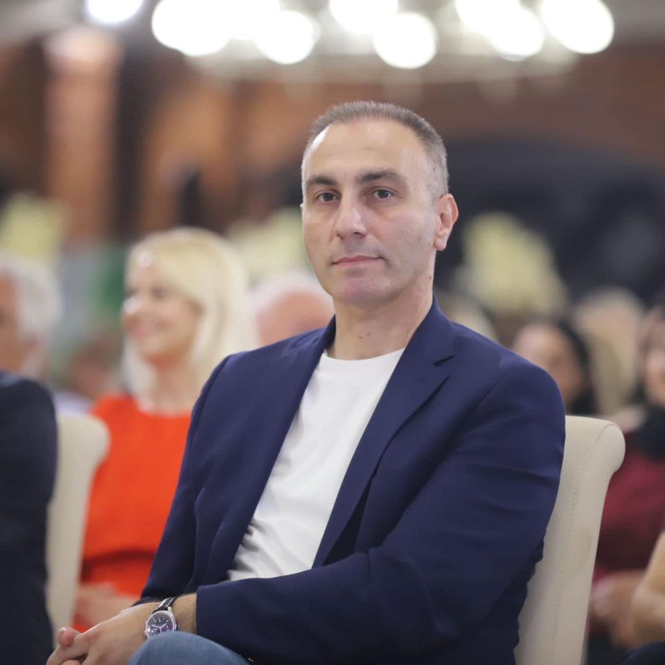 ПРОДОЛЖЕН ПРИТВОРОТ ЗА АРТАН ГРУБИ: Бившиот вицепремиер и министер за односи со заедниците останува во куќен притвор уште 30 дена