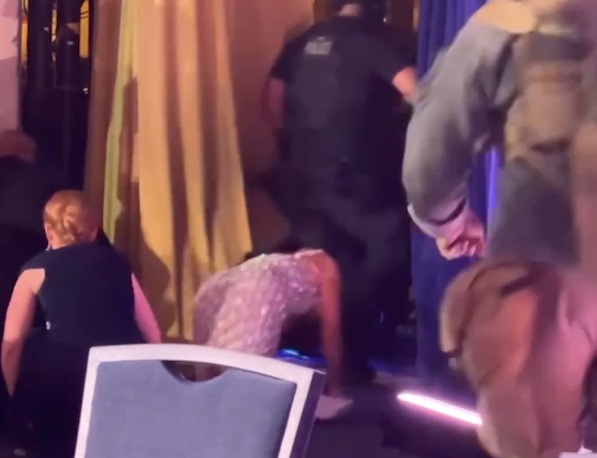 Светските лидери го осудија нападот на машинскиот инженер Ален кој бил вооружен со сачмарка, пиштол и имал неколку ножеви