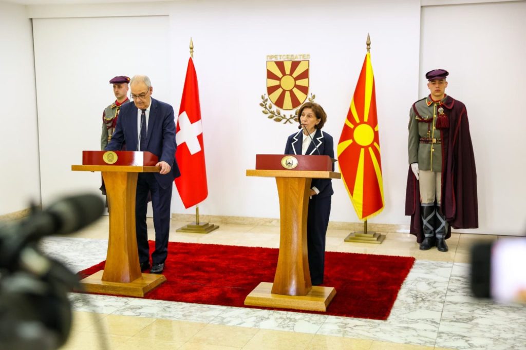 СИЉАНОВСКА-ДАВКОВА: Да се концентрираме на реформските предизвици и да не ја губиме енергијата на ирационални прашања