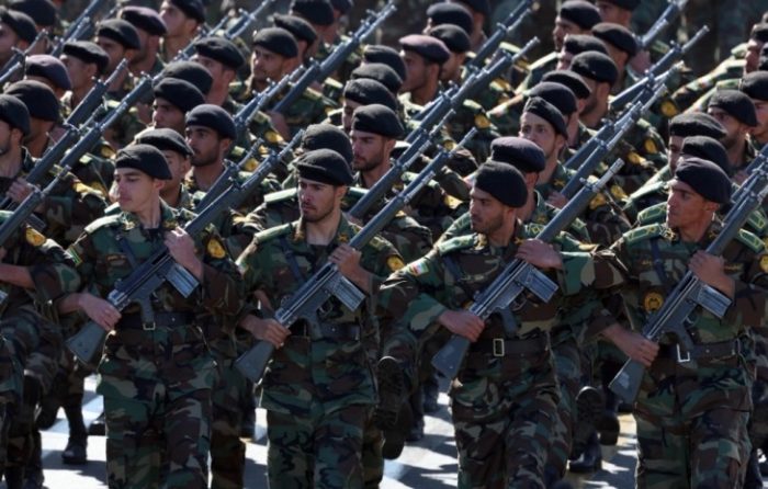 ДОБРОВОЛЦИ ВО ИРАН: Од вкупно 90 милиони жители речиси една третина, односно над 26 милиони се пријавиле за воена служба