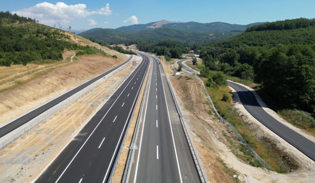 ВАЖНА ИНФОРМАЦИЈА ЗА ВОЗАЧИТЕ: Од утре се затвораат споредните влезови на автопатот Охрид–Кичево