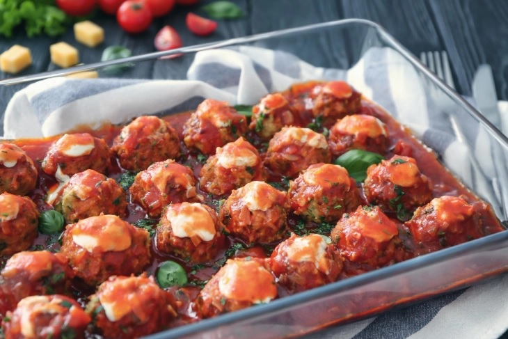 РЕЦЕПТ: Ќофтиња во доматен сос