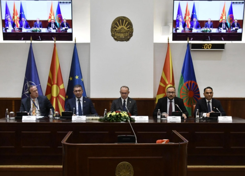 МИЦКОСКИ: Ова не е ден само на зборови, туку и на одлуки, нашата визија почнува со образование што ќе биде достапно за секое ромско дете