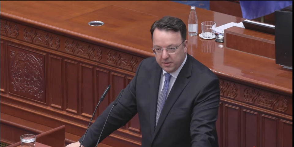 НИКОЛОСКИ ДО СНОПЧЕ: Односите со Албанија ни се одлични, но дали Таравари со Ѓока ве паркира во коалиција со Али Ахмети и ДУИ?