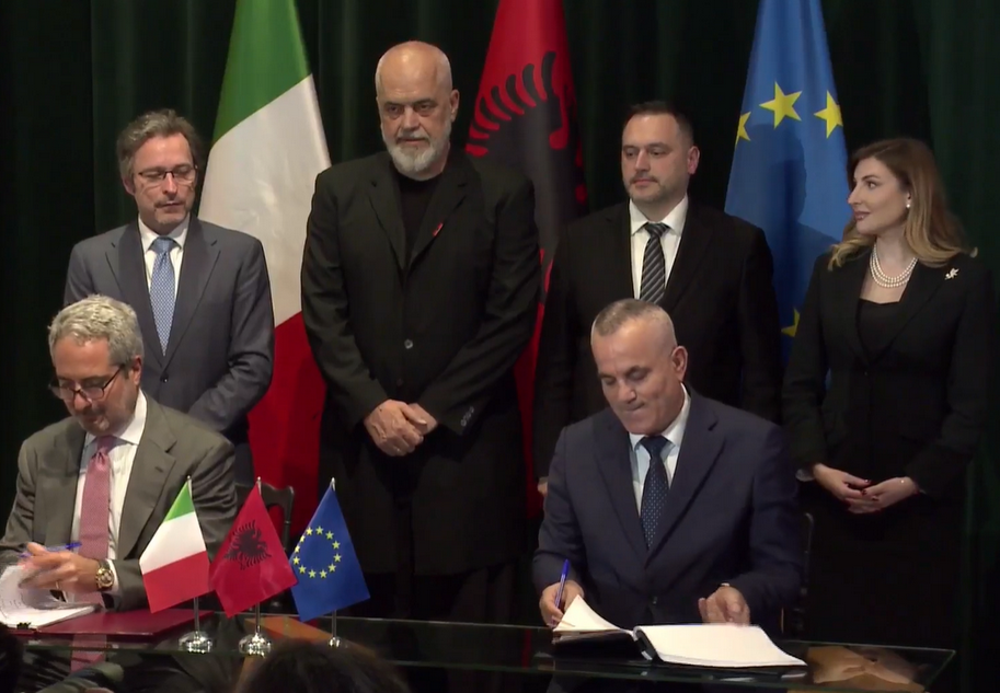 Договор вреден 6 милијарди долари меѓу Албанија, САД и Грција за развој на енергетскиот центар во Валона и за снабдување со гас