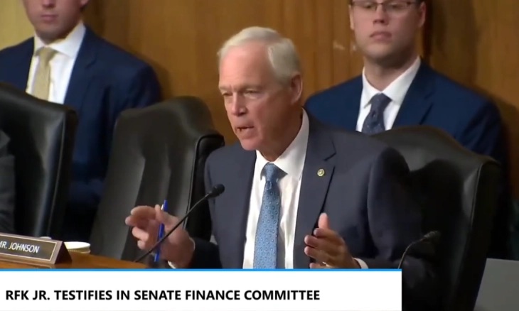 ЏОНСОН: ФДА првпат признава смрт на деца од вакцините, прикриени предупредувања за мозочен удар и миокардитис од мНРА