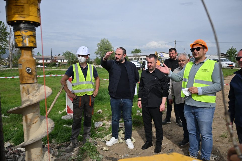 ДЕПОНИЈАТА ЌЕ СТАНЕ ПАРК: Чекор поблиску до мега паркот на Вардариште, почна процесот на одгасување, објави Ѓорѓиевски