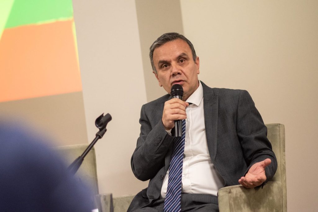 ДИМИТРОВСКИ: Очекувам со новата влада во Софија да најдеме прифатливо решение за сите