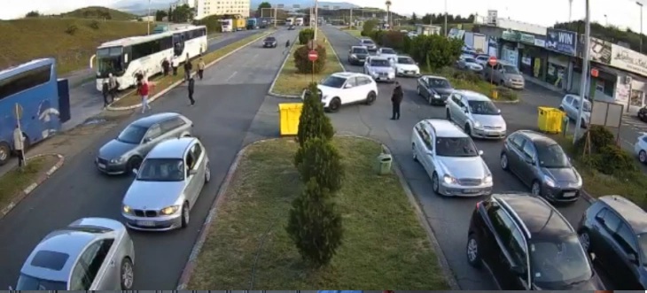 ВО ГРЦИЈА ЗА 1 МАЈ: За 24 часа 14.000 патници го минале граничниот премин Богородица, 3.000 се од Македонија, а 11.000 се од други земји